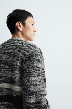 BOUCLÉ TEXTURED JUMPER - Image 6