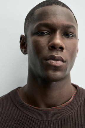 Strukturierter Strickpullover