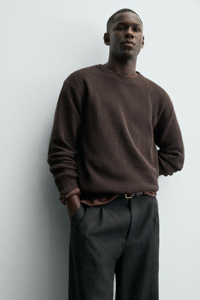 Strukturierter Strickpullover