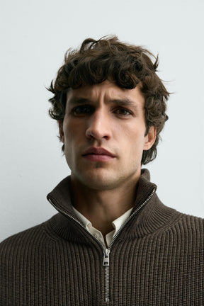 Strickpullover mit Reißverschluss