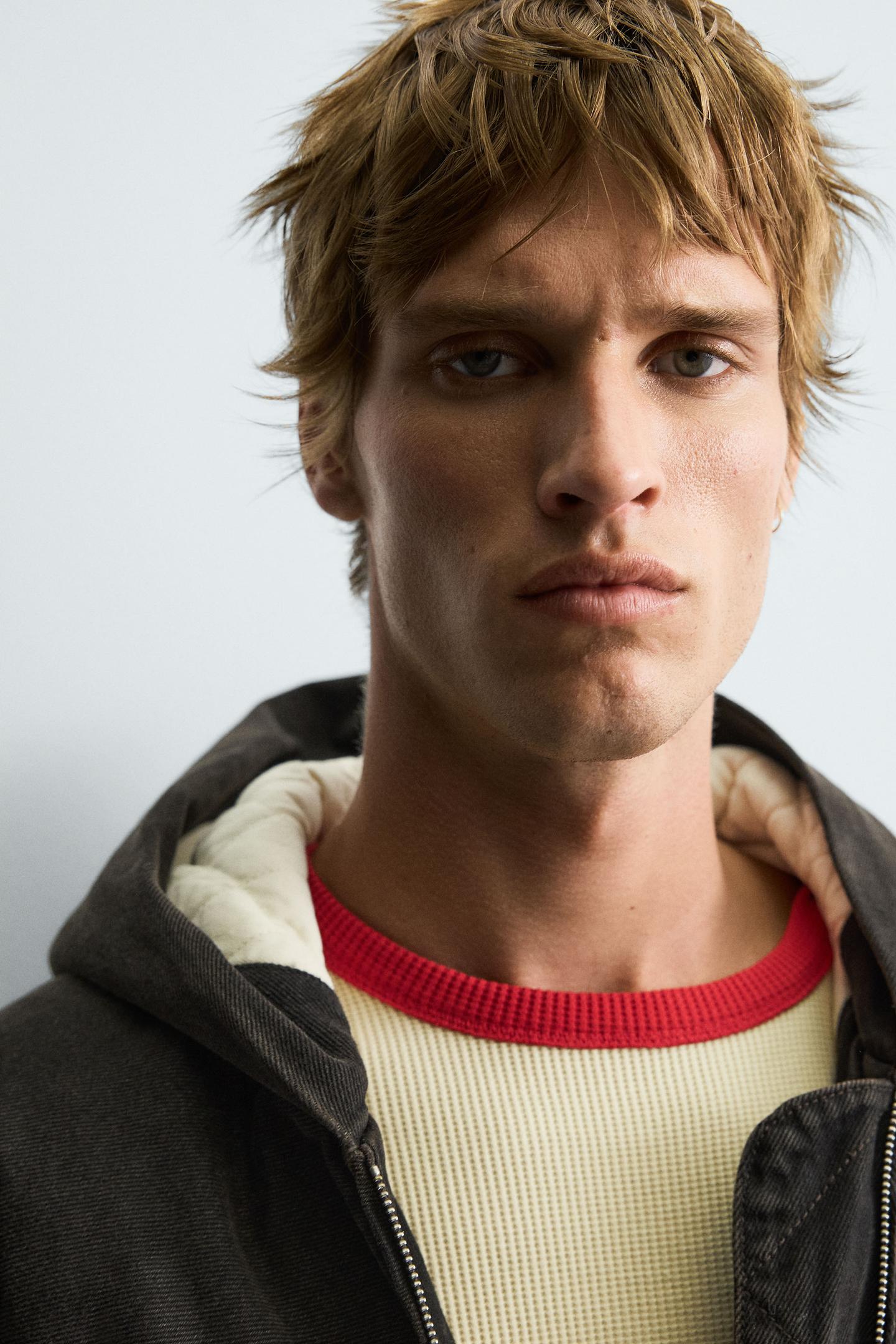 Jeans-Pufferjacke mit Kapuze 