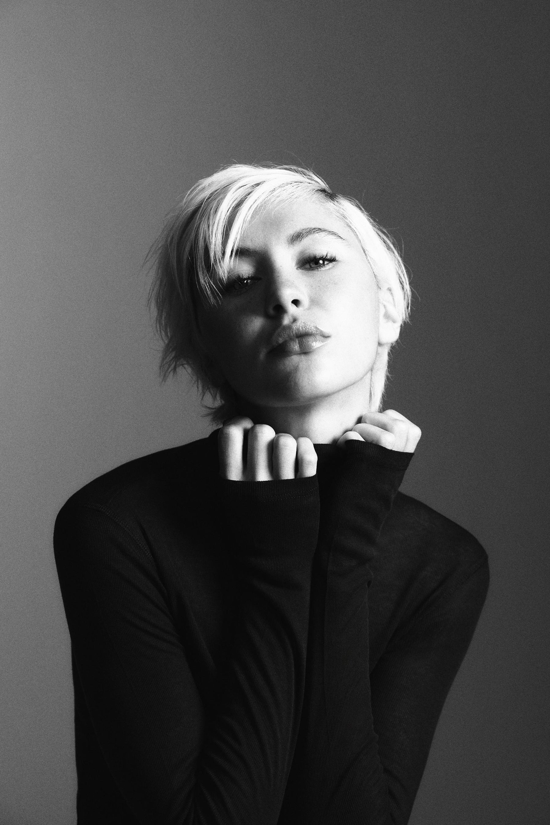 T-Shirt mit hohem Kragen