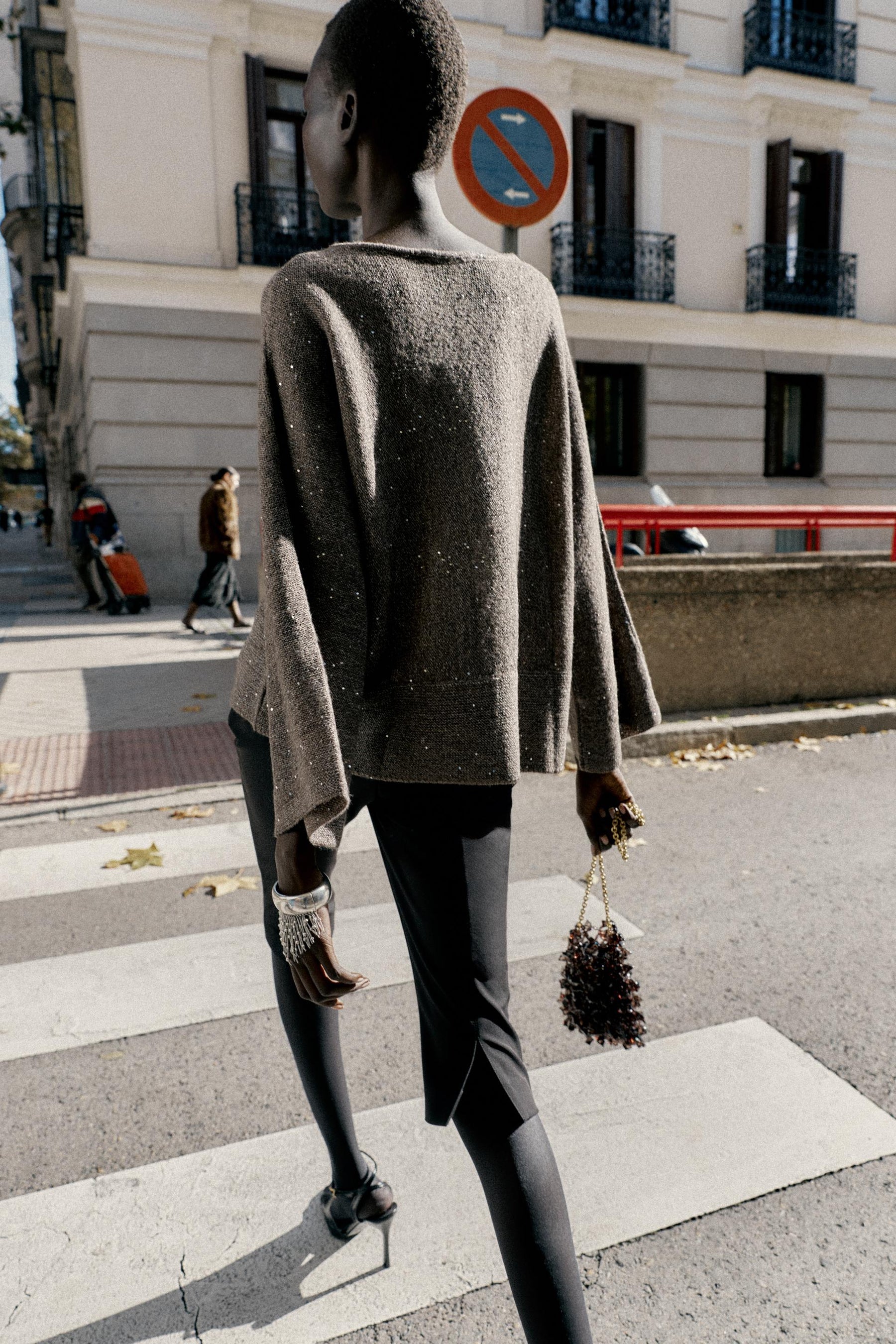 Paillettenstrickpullover