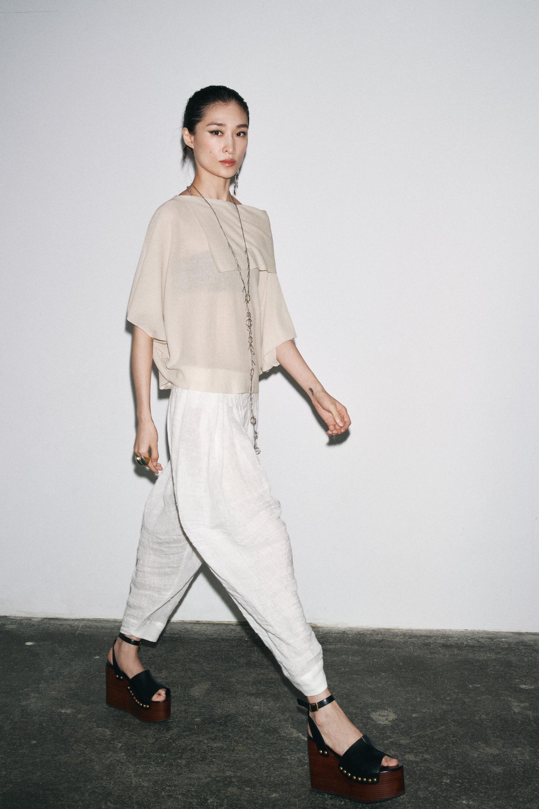 PLAIN KNIT SHORT SLEEVE JUMPER - Image 1