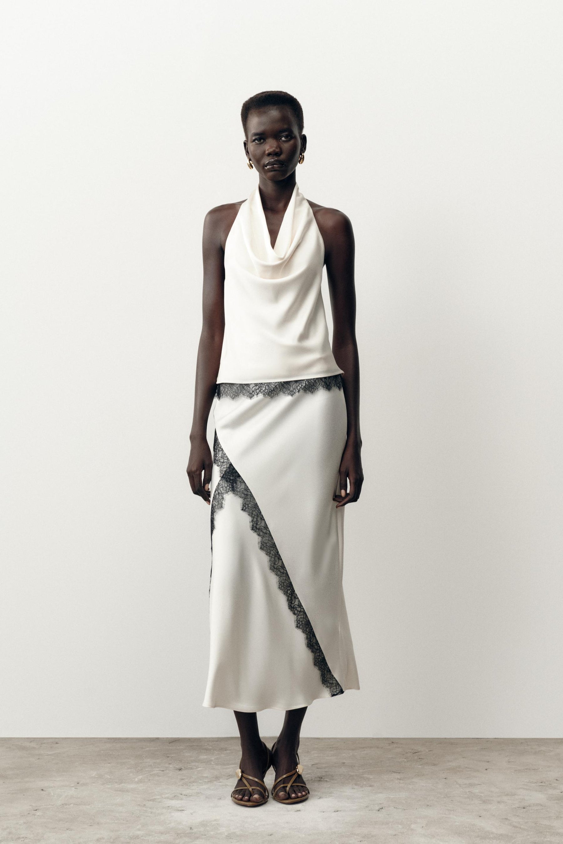 Satin-Haltertop mit Spitze