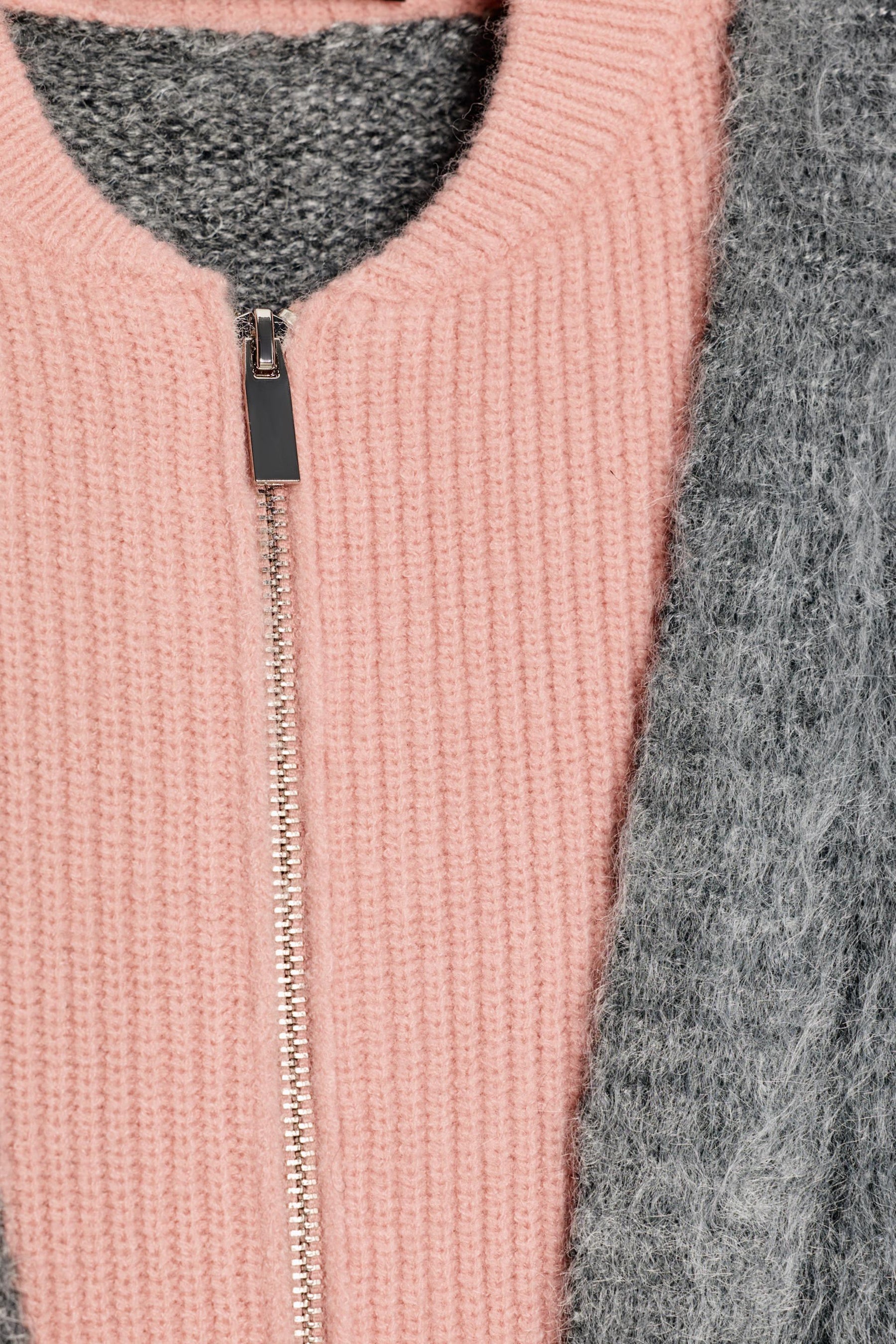 Karierte Strickjacke