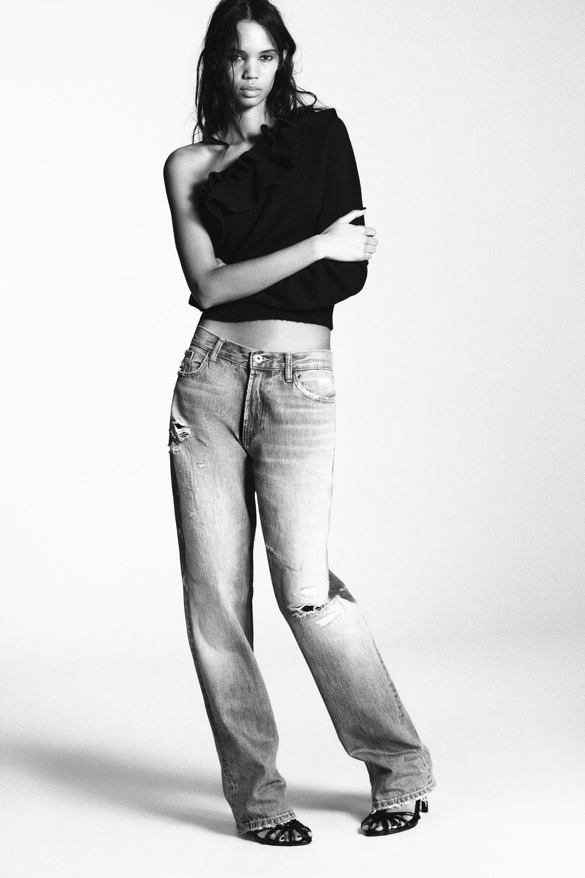 Rüschenpullover mit asymmetrischem Muster