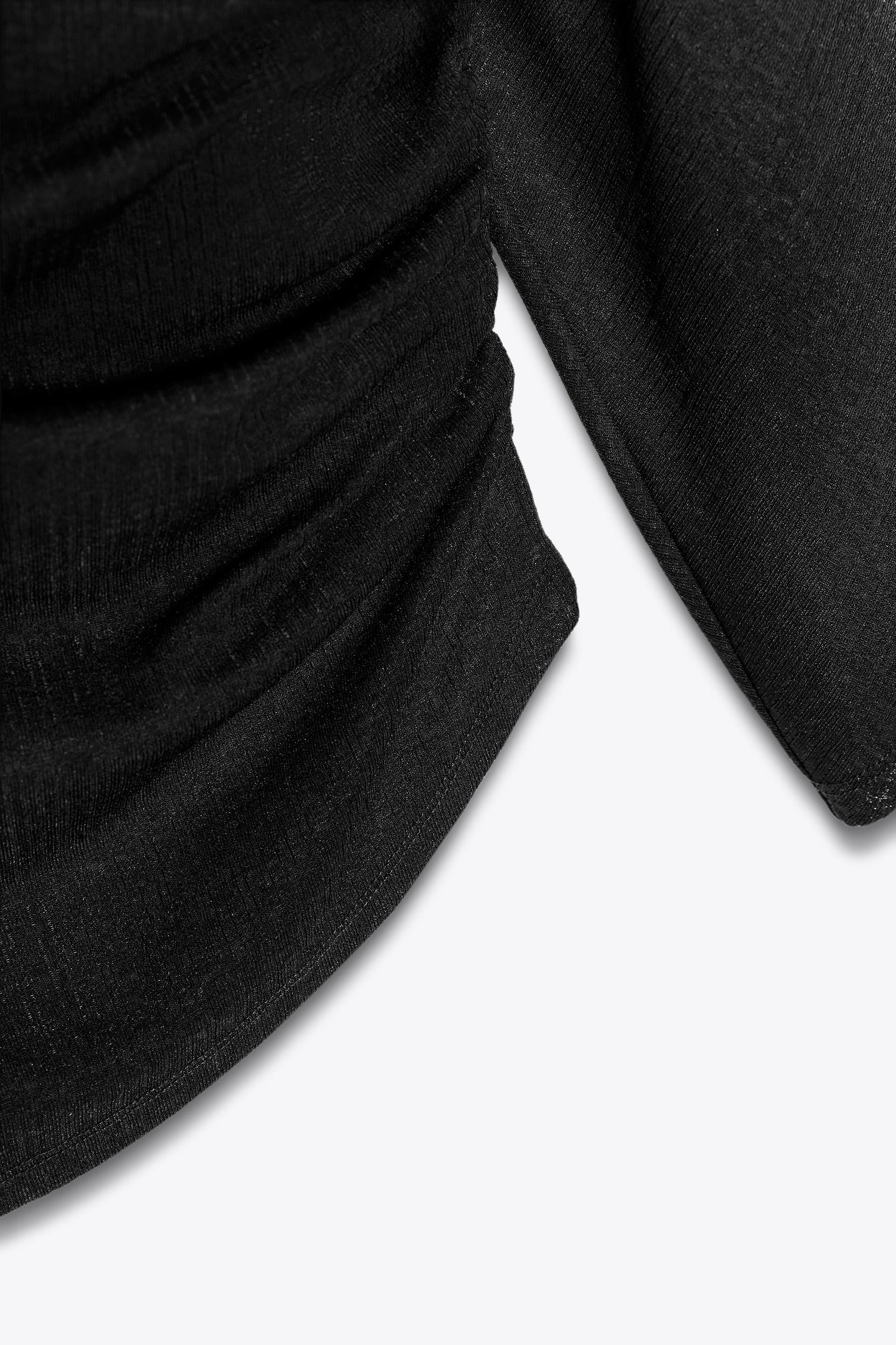 Fließendes asymmetrisches Hemd