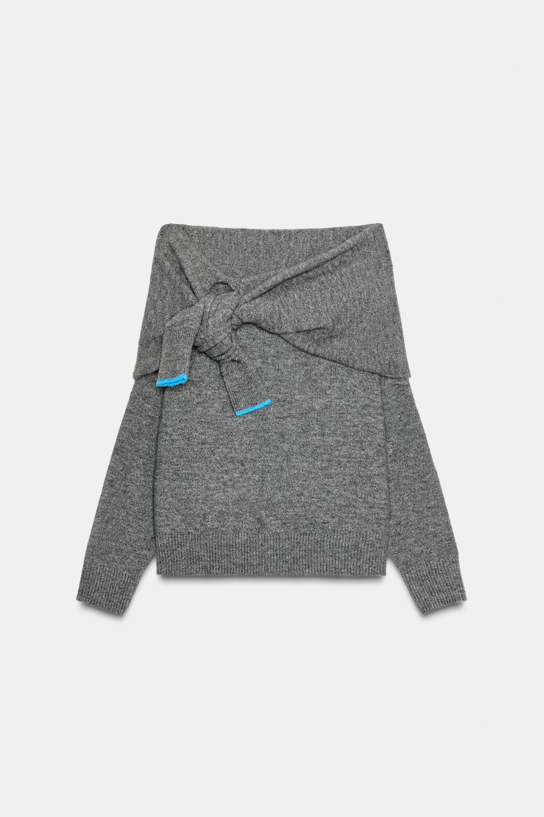 Strickpullover mit schulterfreiem Ausschnitt