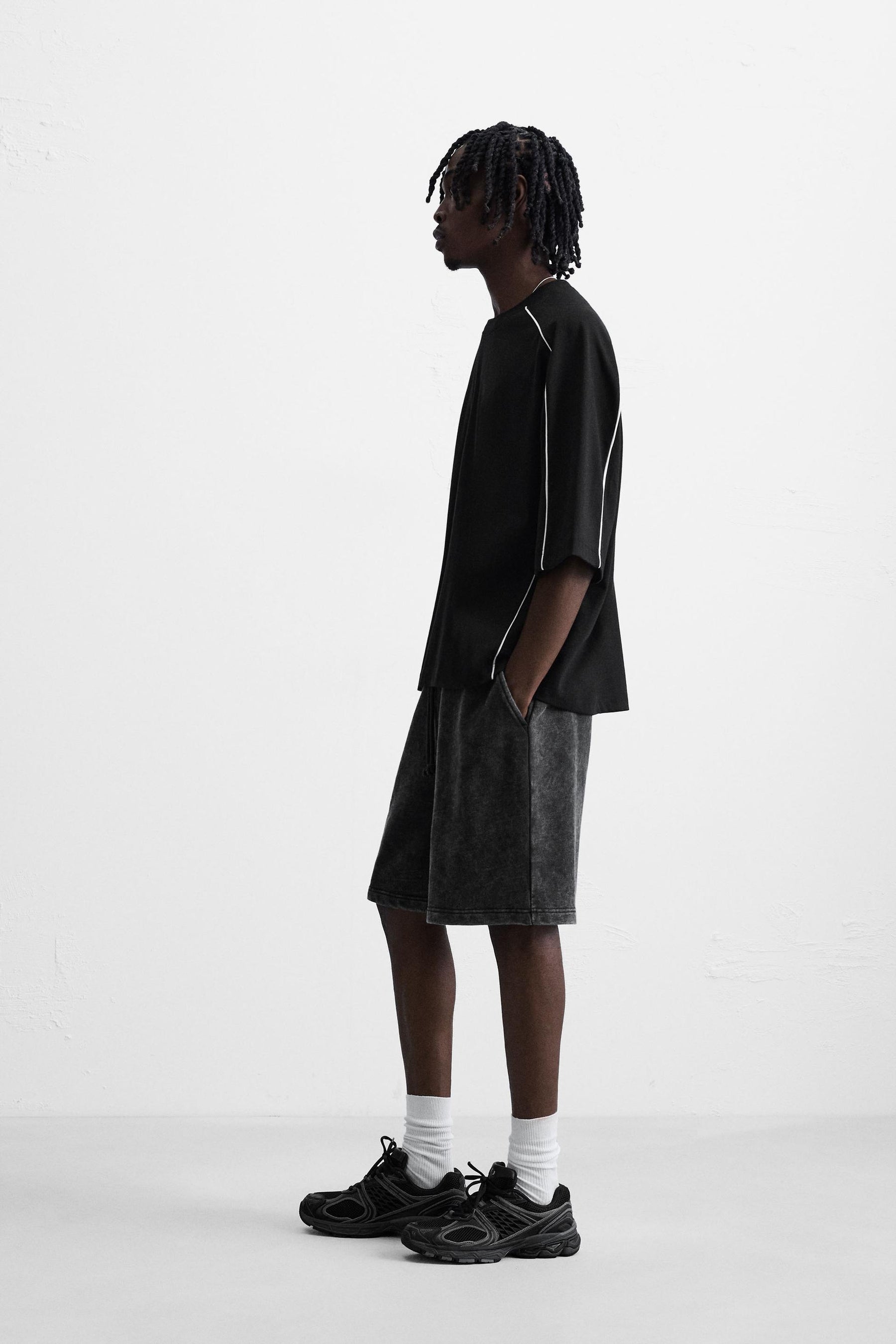 SWEATSHIRT WITH CONTRAST PIPING - Image 4