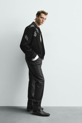 Bestickte Samtbomberjacke 