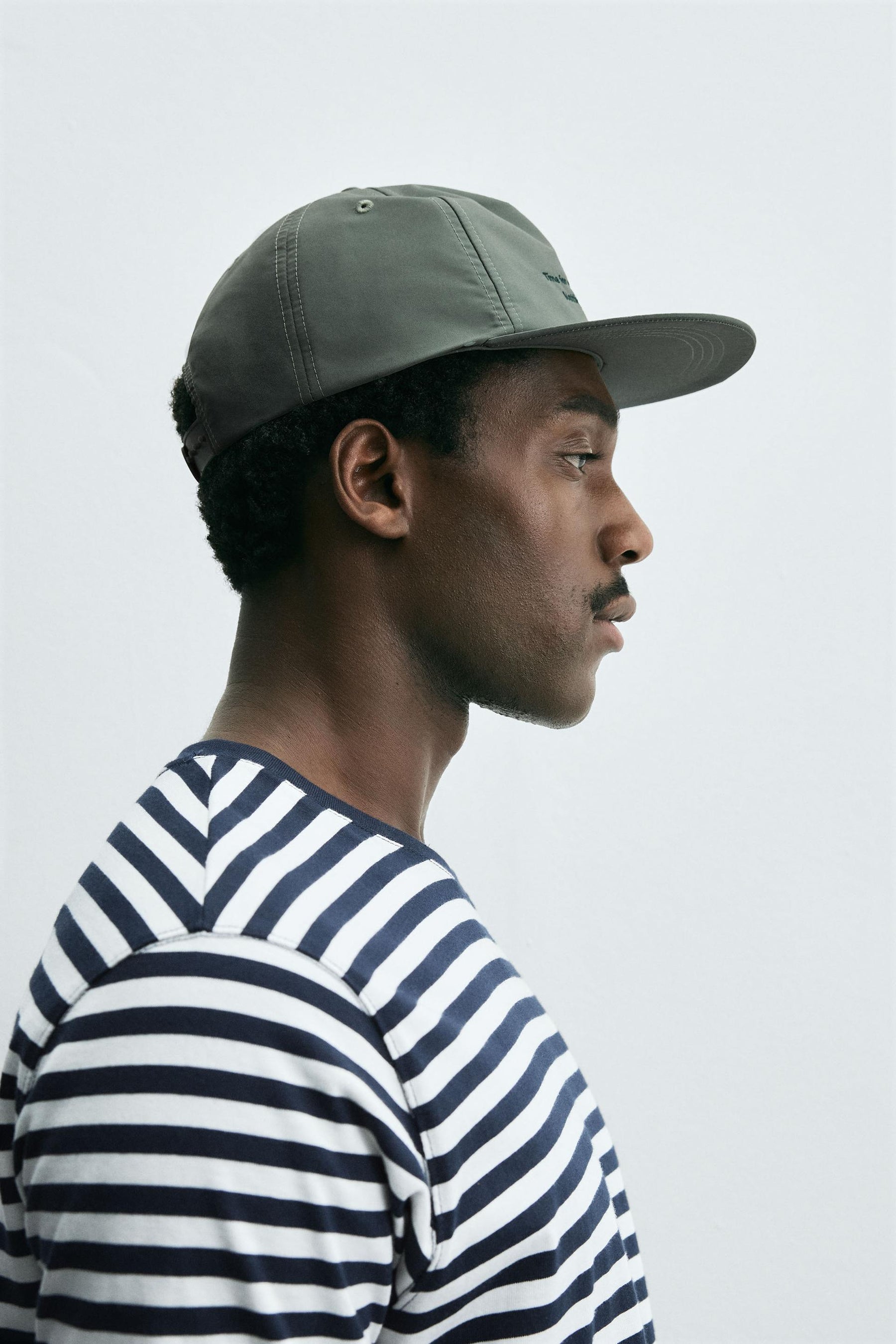 EMBROIDERED FLAT PEAK CAP - Image 2