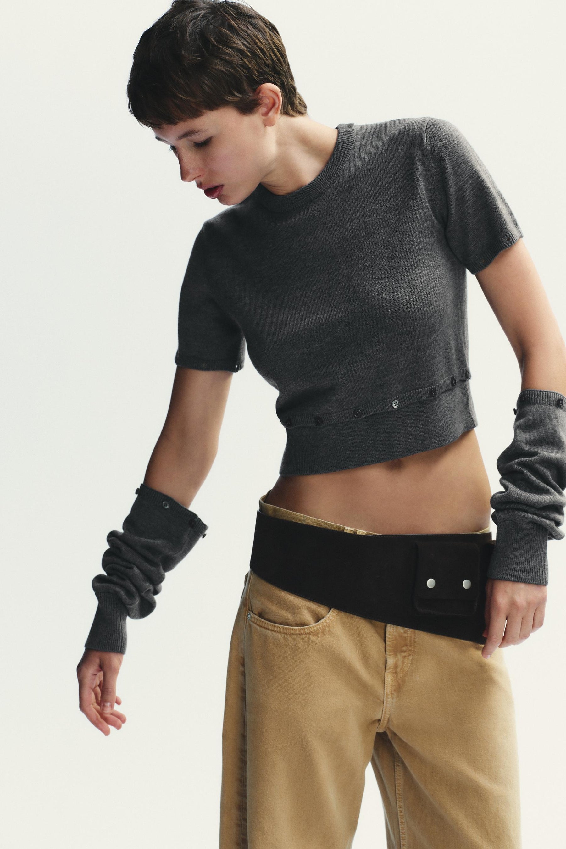 GESTRICKTER PULLOVER MIT KNÖPFEN