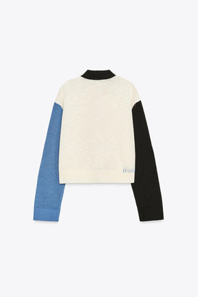 STRICKSANDGANG MIT KONTRASTIERENDEN STRICKFILMEN