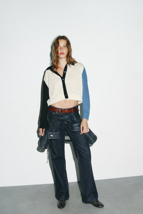 STRICKSANDGANG MIT KONTRASTIERENDEN STRICKFILMEN