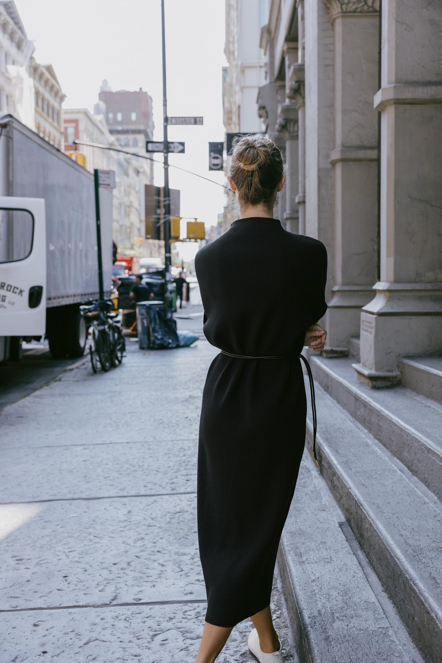 Strickkleid mit Gürtel 