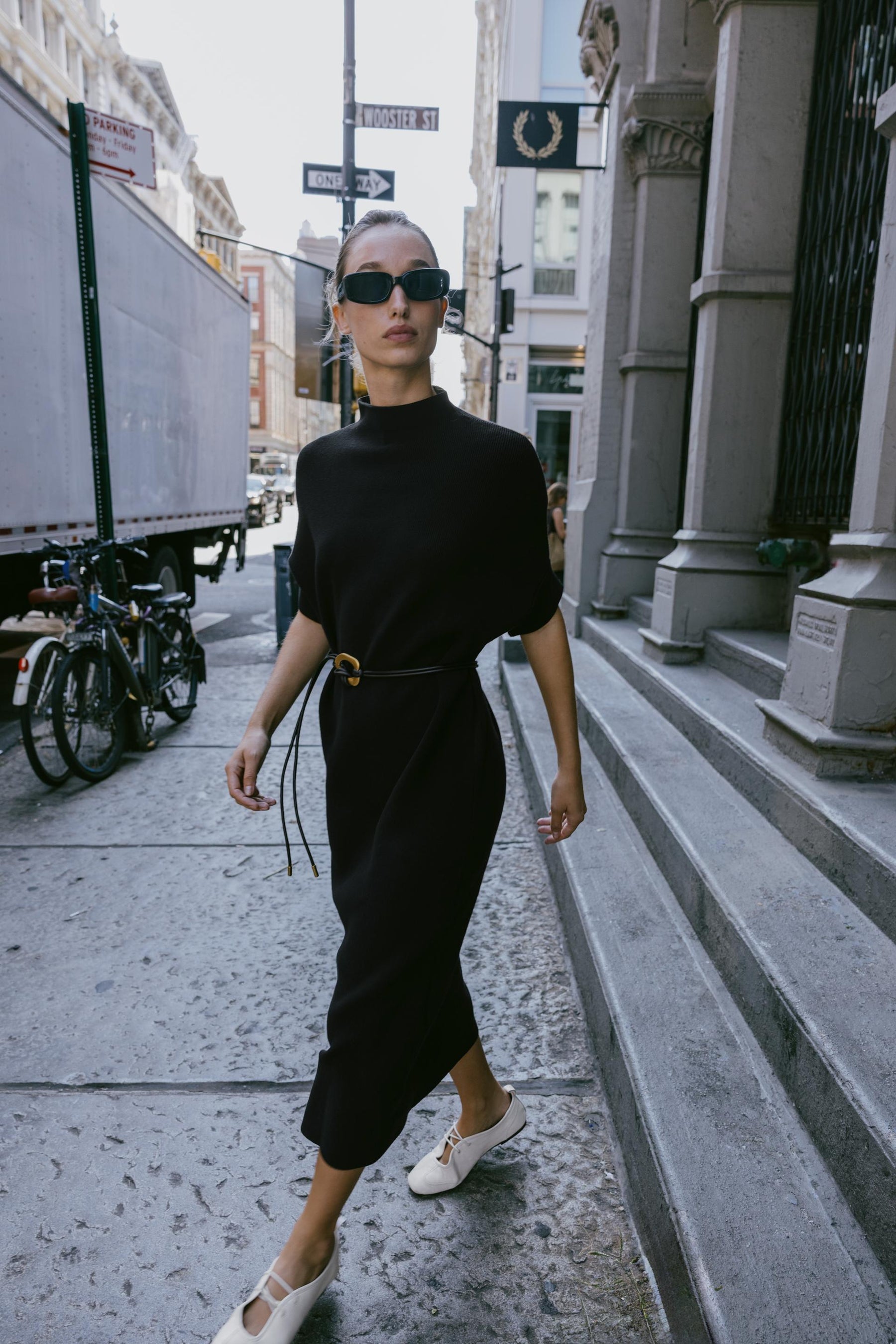 Strickkleid mit Gürtel 