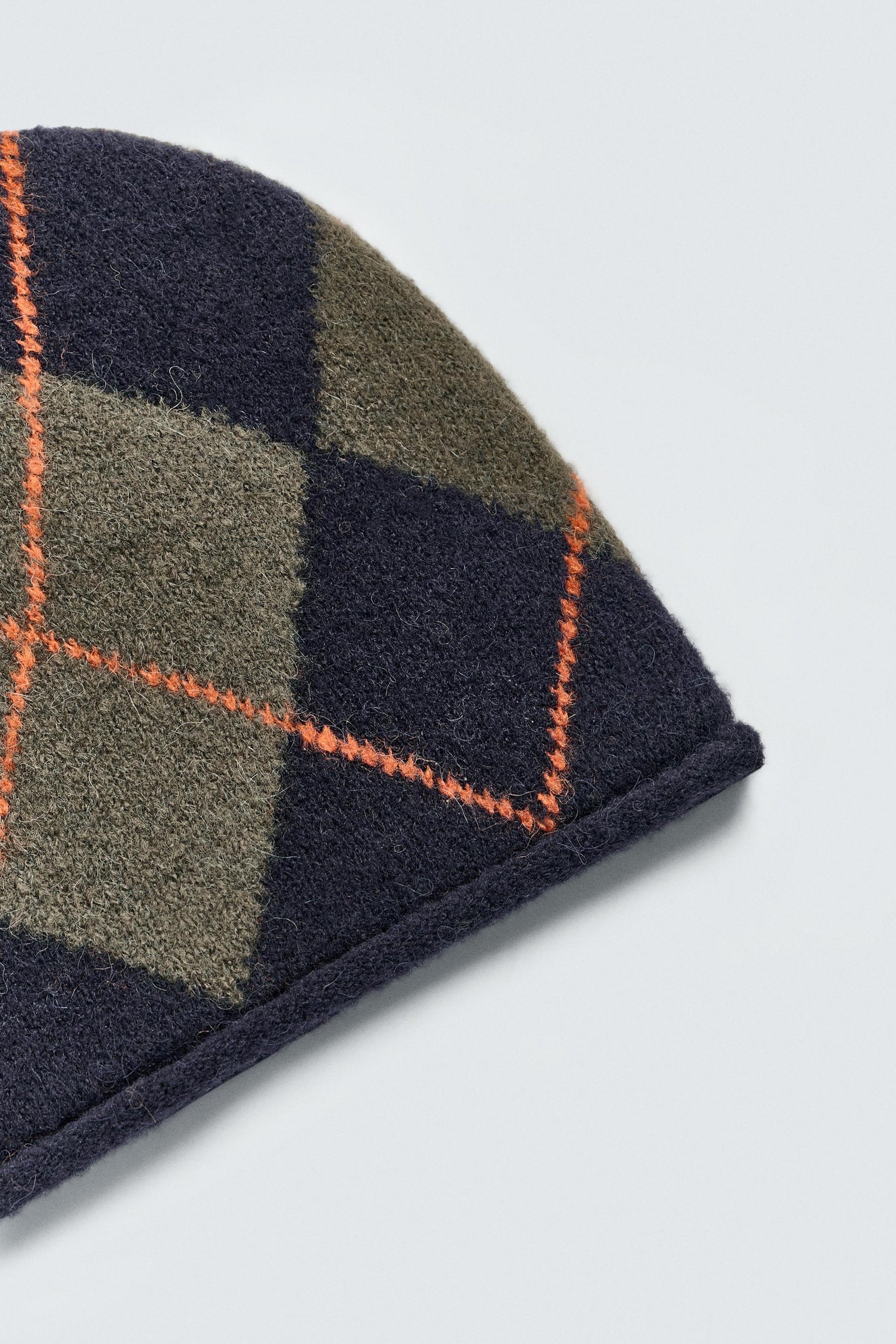 DIAMOND JACQUARD BEANIE - Image 6