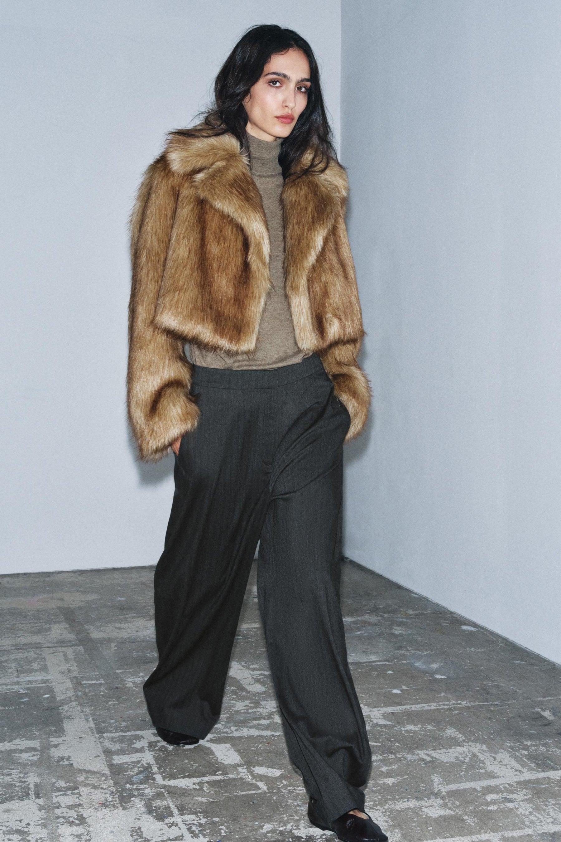 KURZE KUNSTPELDJACKE