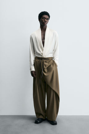 Bluse mit Wasserfallausschnitt