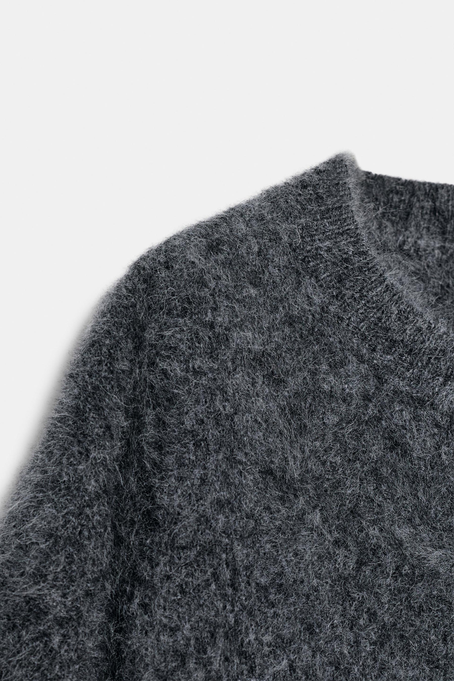 ÜBERGRÖSSERTER WOLLPULLOVER