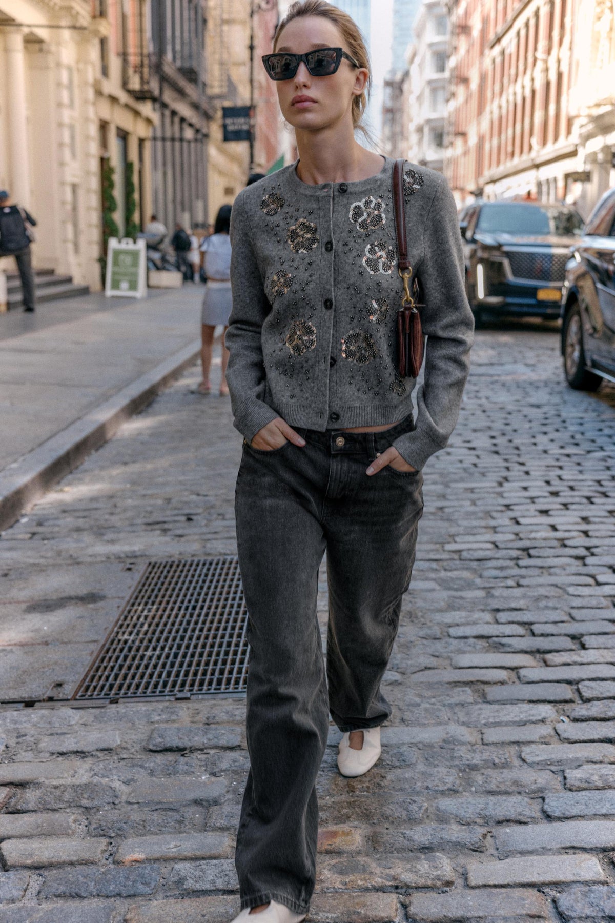 Perlenbesetzte Strickjacke