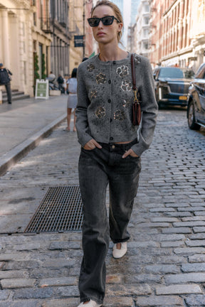 Perlenbesetzte Strickjacke