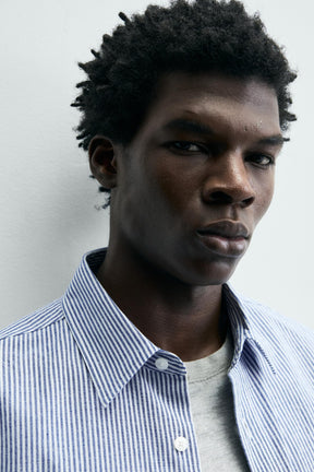 Gestreiftes Knitterhemd