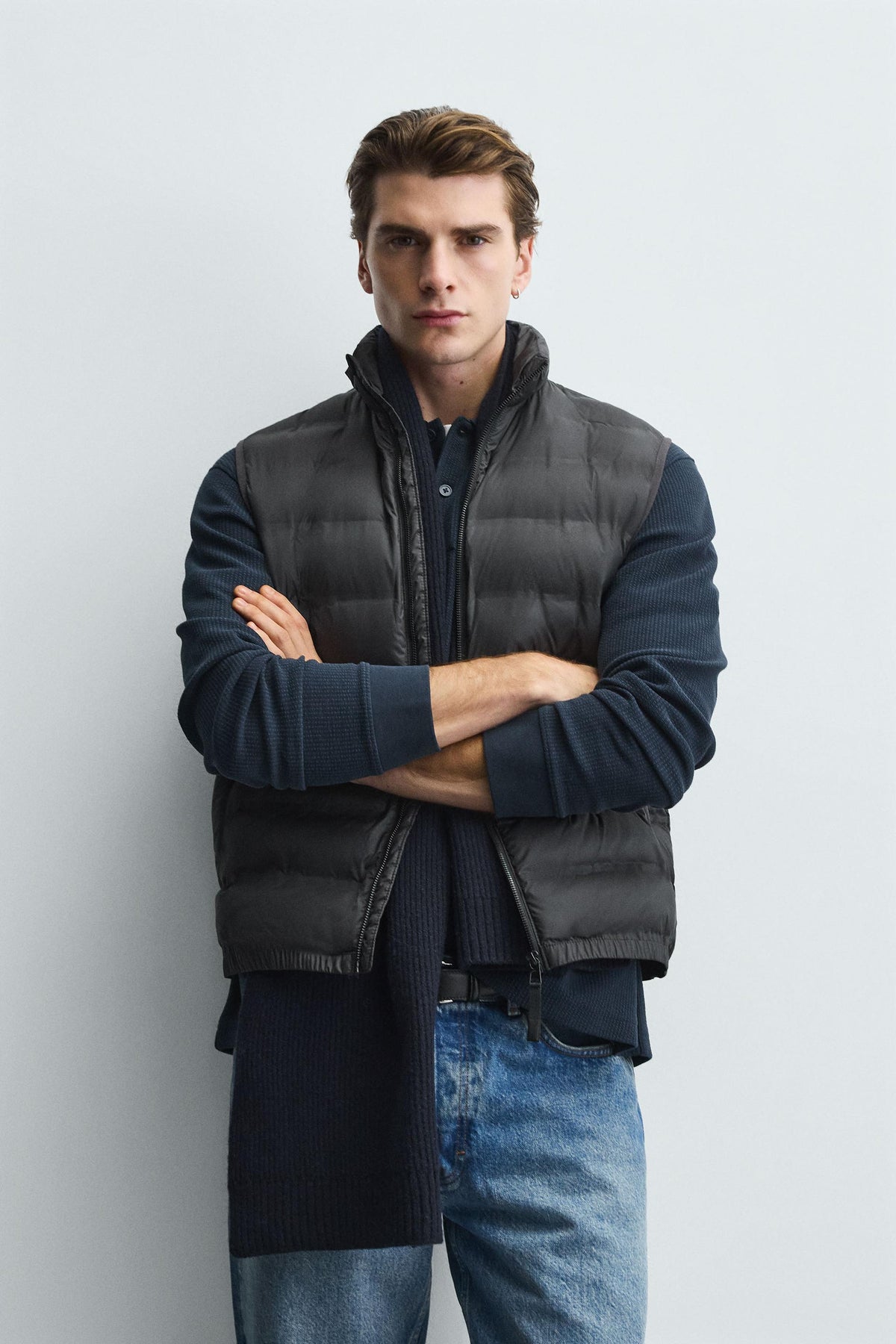 LIGHTWEIGHT WATER-REPELLENT PUFFER GILET - Image 2