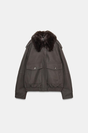 ABNEHMBARER KRAGEN AUS WILDLEDERKUNST