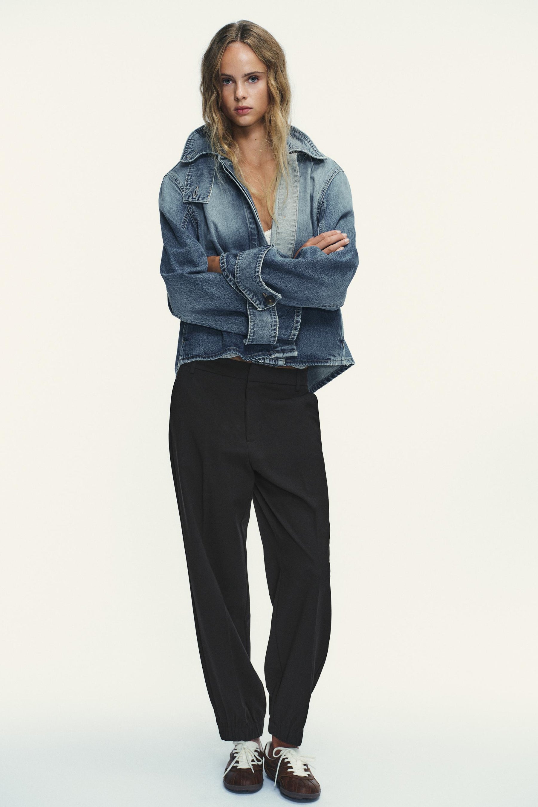 Jeansjacke mit hohem Kragen