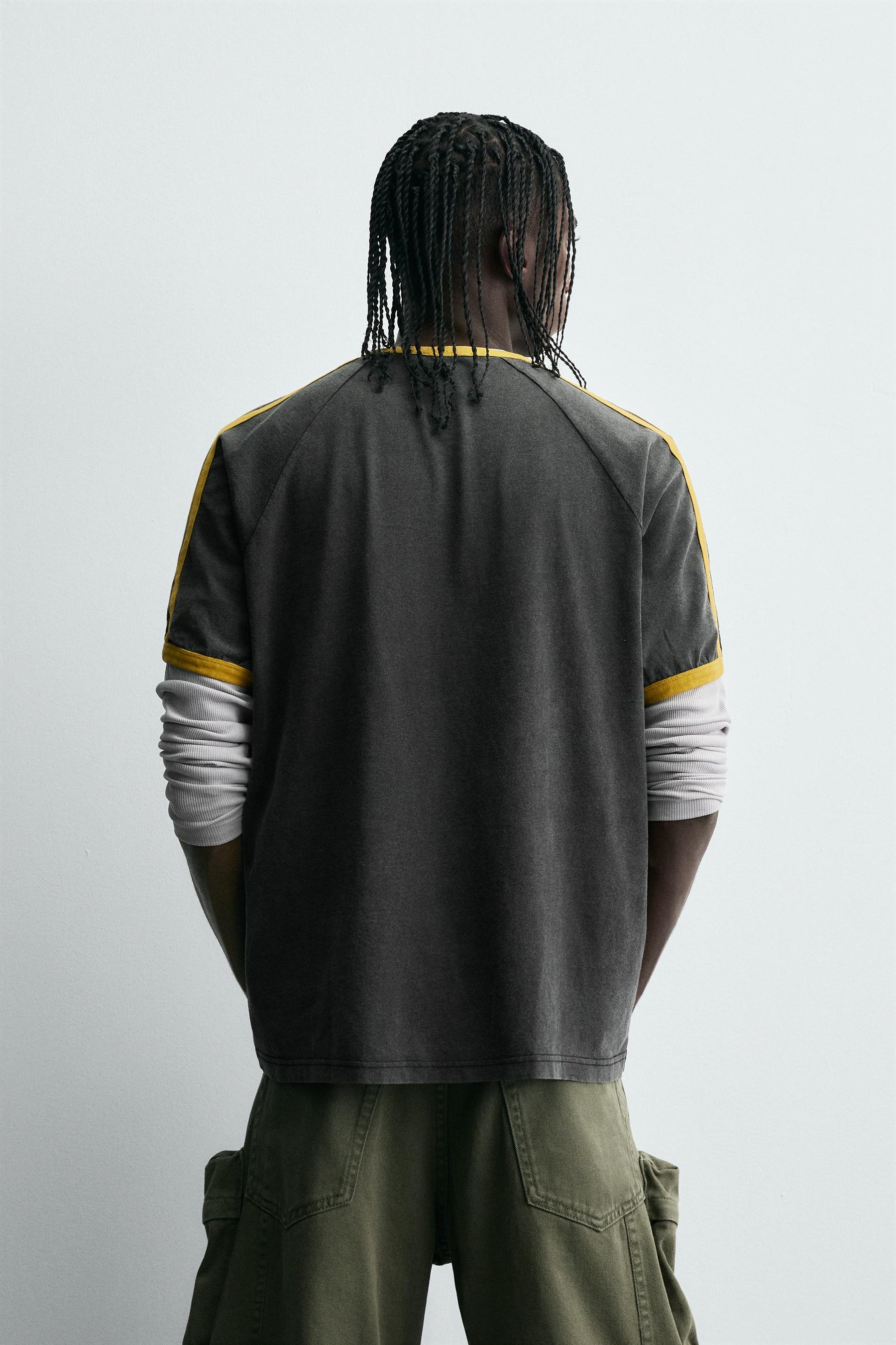 RIB T-SHIRT WITH CONTRAST SLOGAN - Image 3