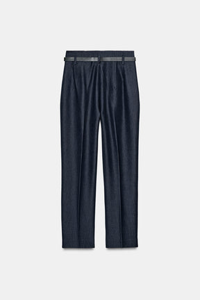 Hochtaillierte Hose mit Gürtel 