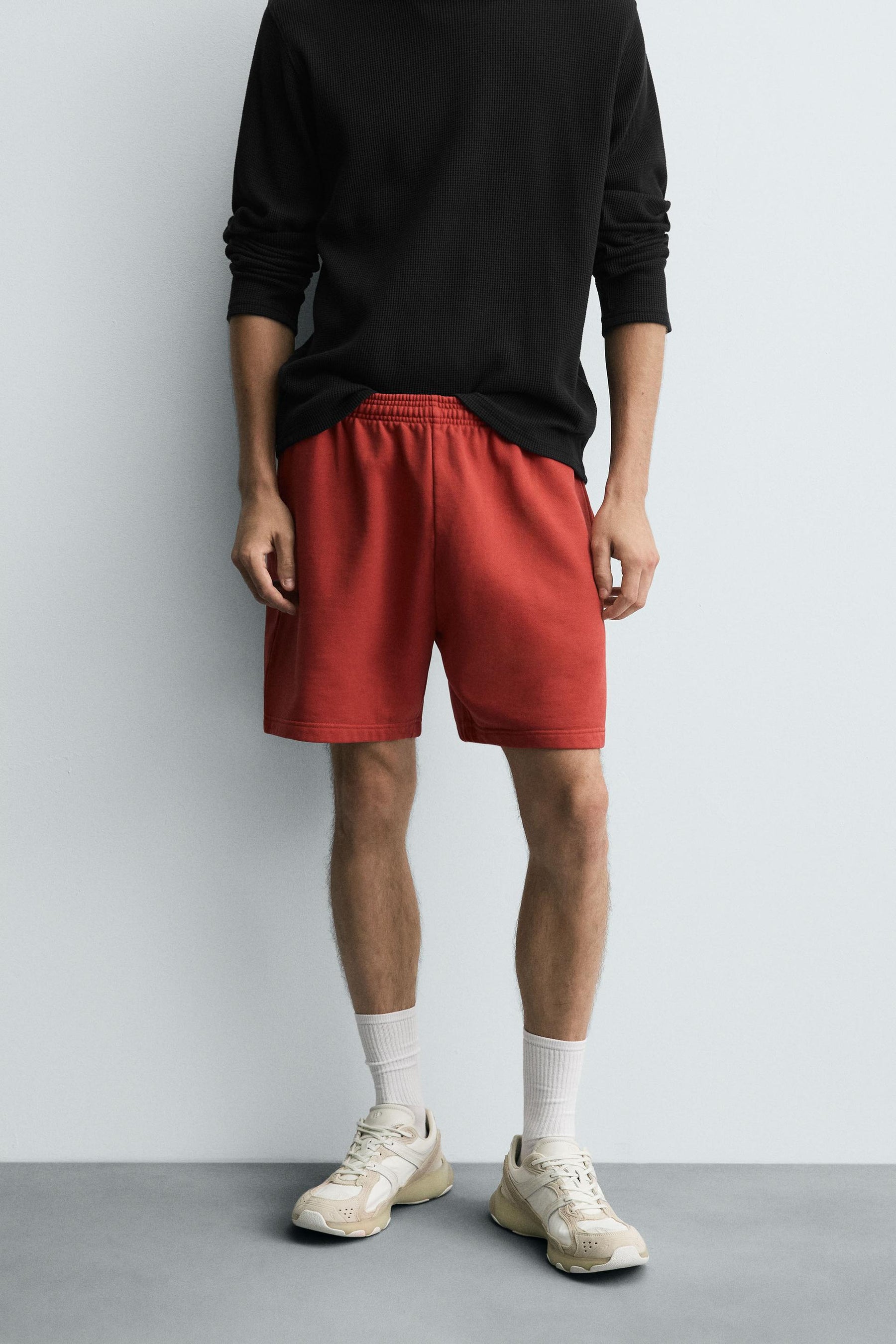WASHED JOGGER BERMUDA SHORTS - Image 2
