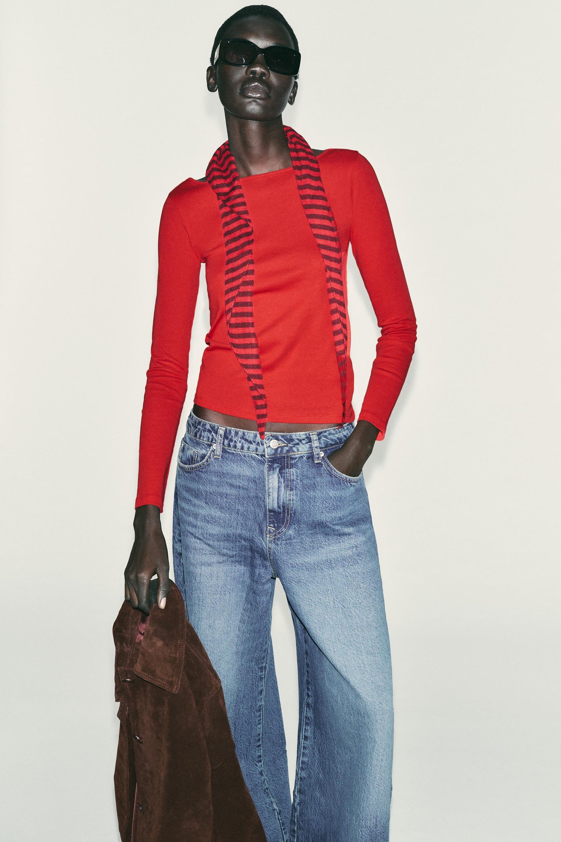 Baumwoll-T-Shirt mit U-Boot-Ausschnitt