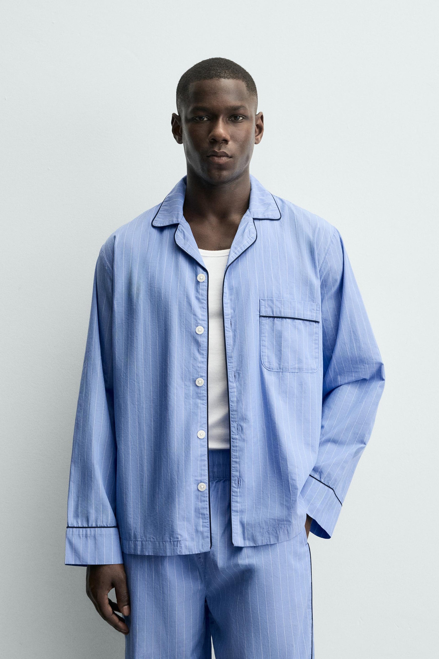 Pyjama-Set mit Paspelierung