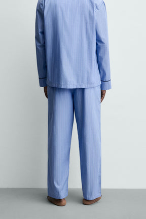 Pyjama-Set mit Paspelierung