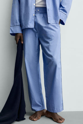 Pyjama-Set mit Paspelierung