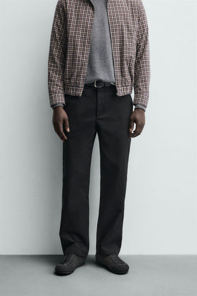 Chinos in klassischer Passform