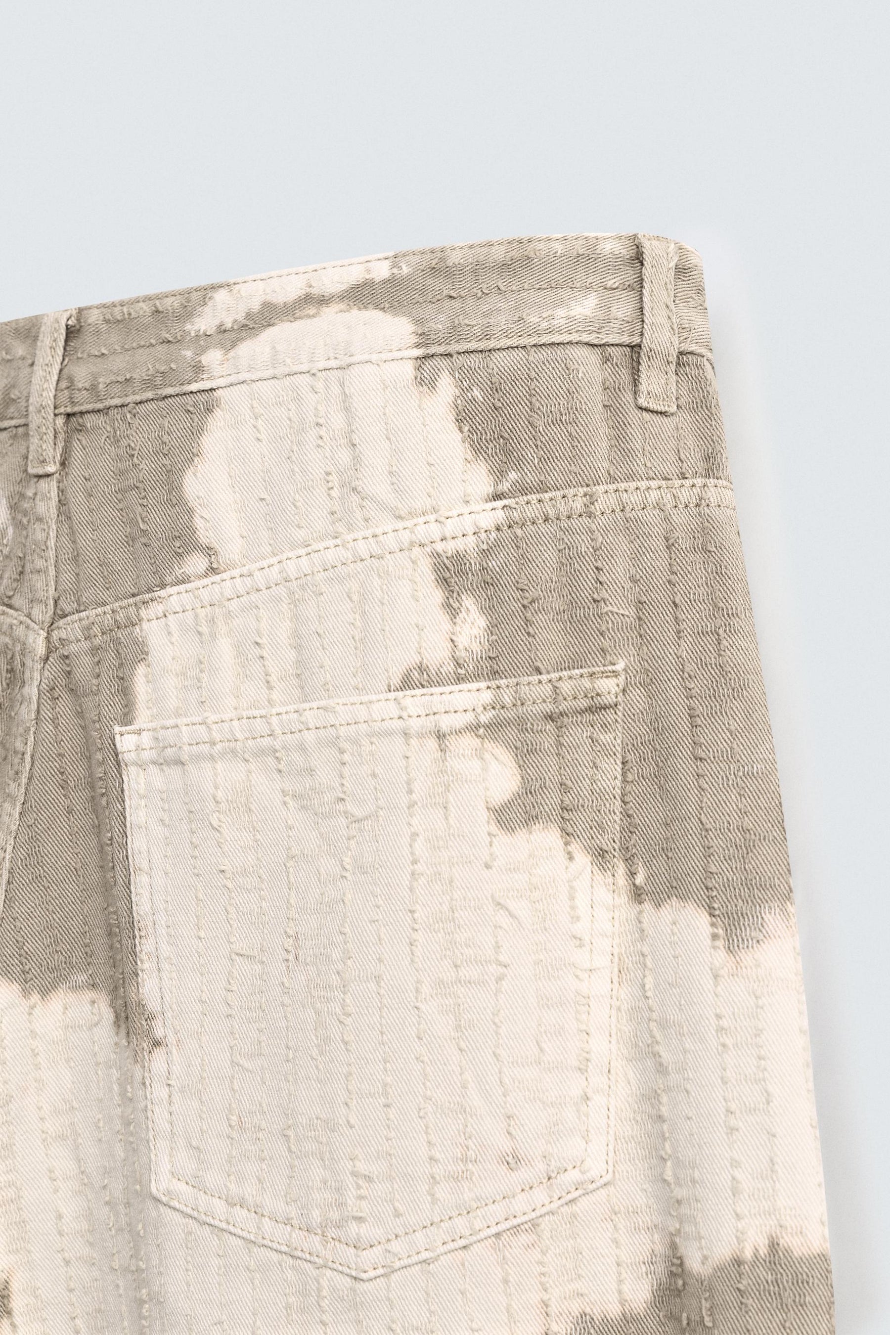 TEXTURED STRIPE BERMUDA SHORTS - Image 10