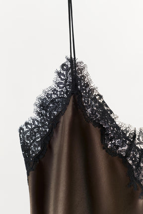 Satin-Spitzen-Top mit Kontrastdetails