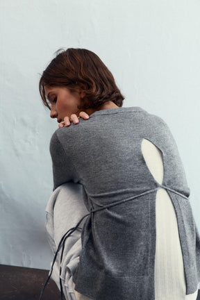 Pullover mit Schnürung und offenem Rücken