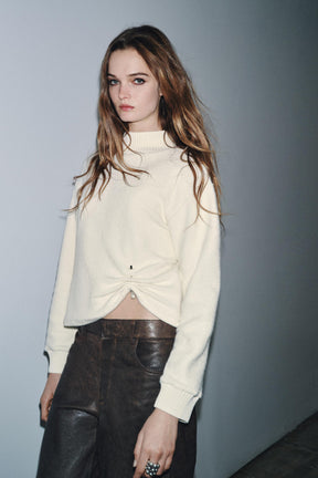 Sweatshirt mit rustikalem Broschenmuster