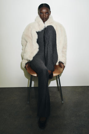 Nadelstreifen-Schlaghosen