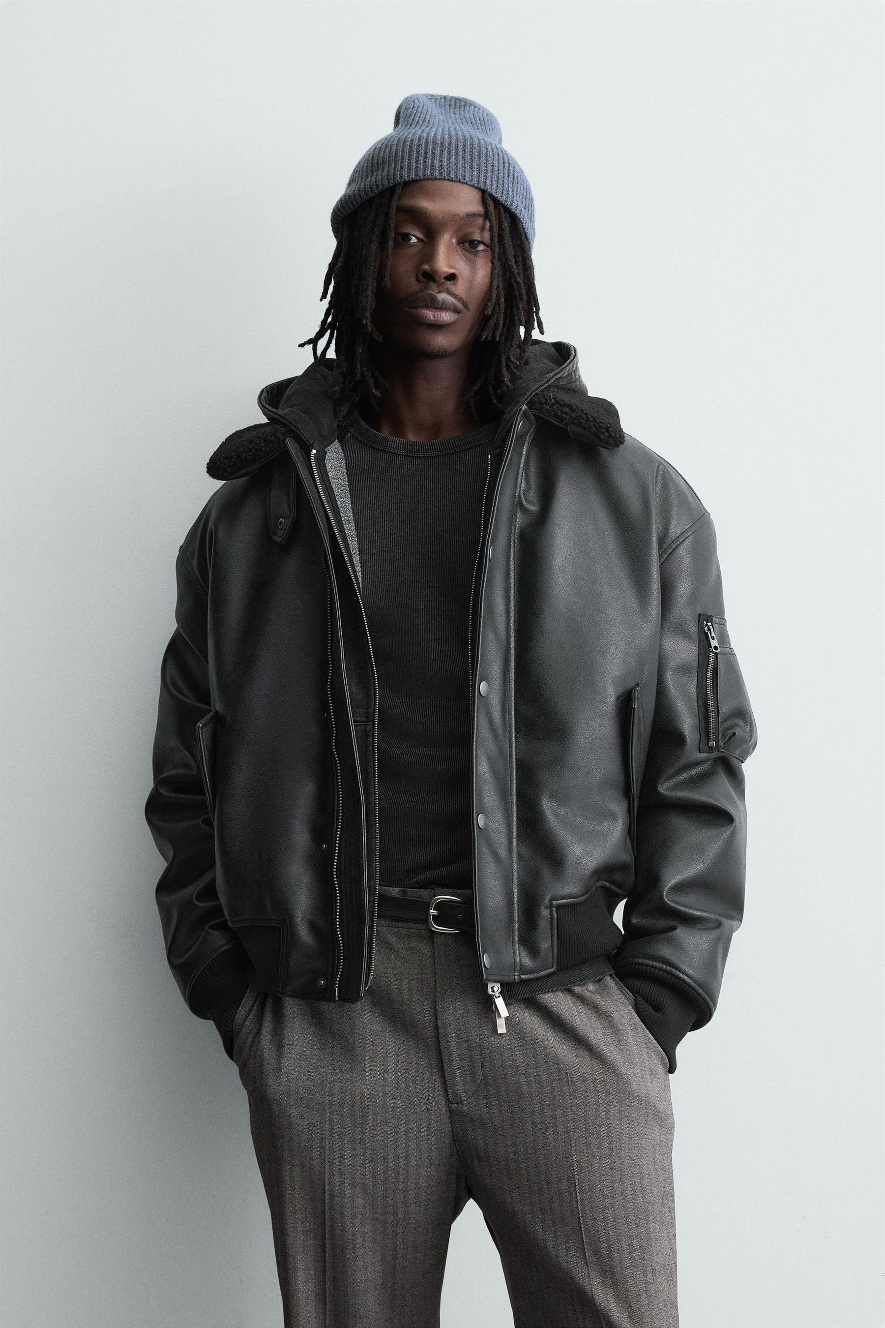 Abnehmbares Halsband aus Kunstleder