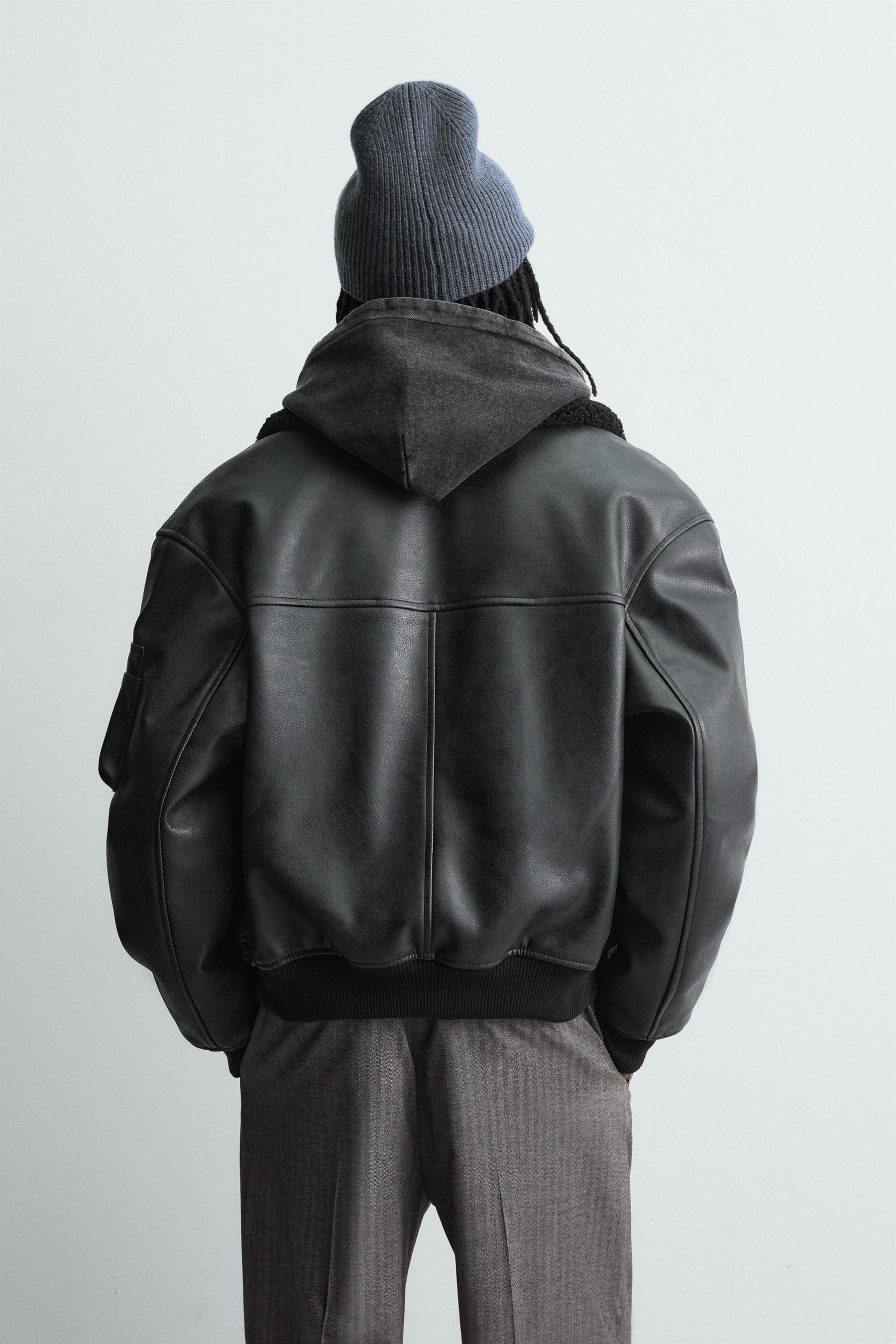 Abnehmbares Halsband aus Kunstleder