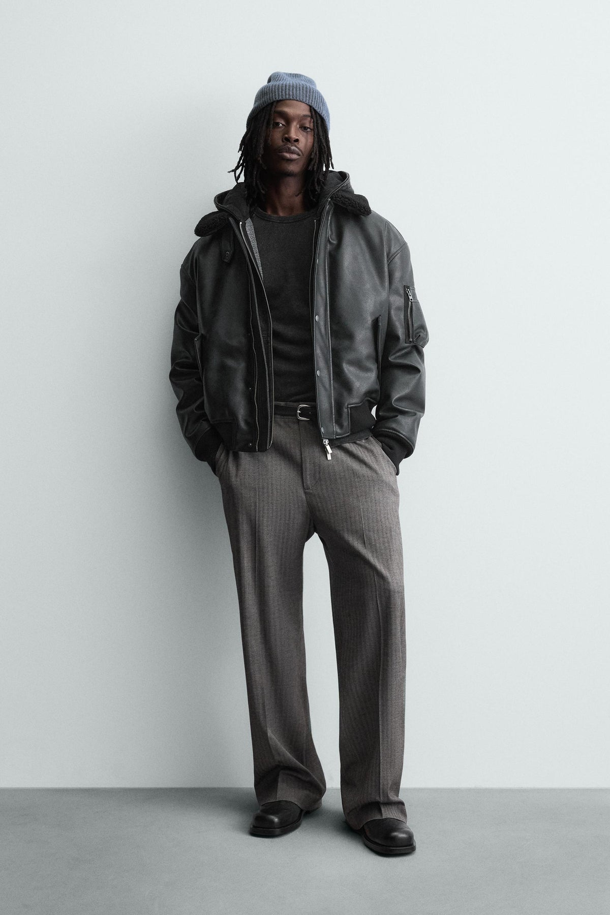 Abnehmbares Halsband aus Kunstleder