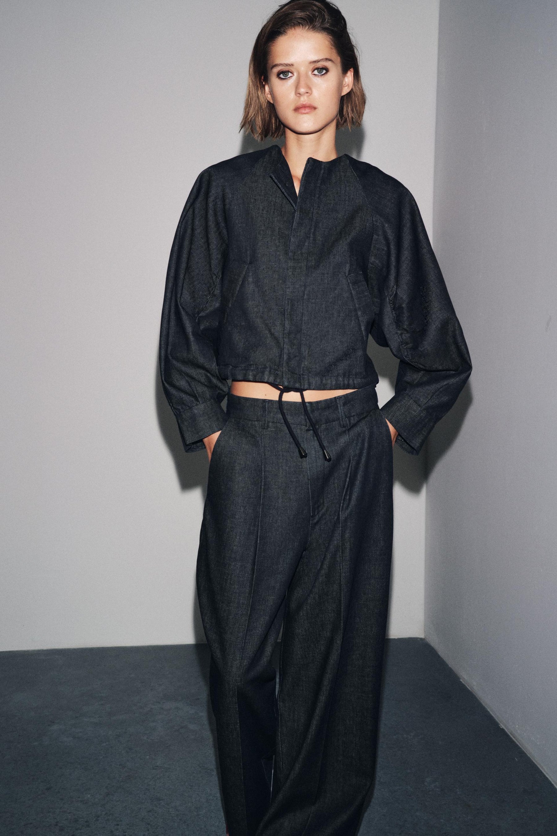 Bomberjacke aus Denim mit Puffärmeln