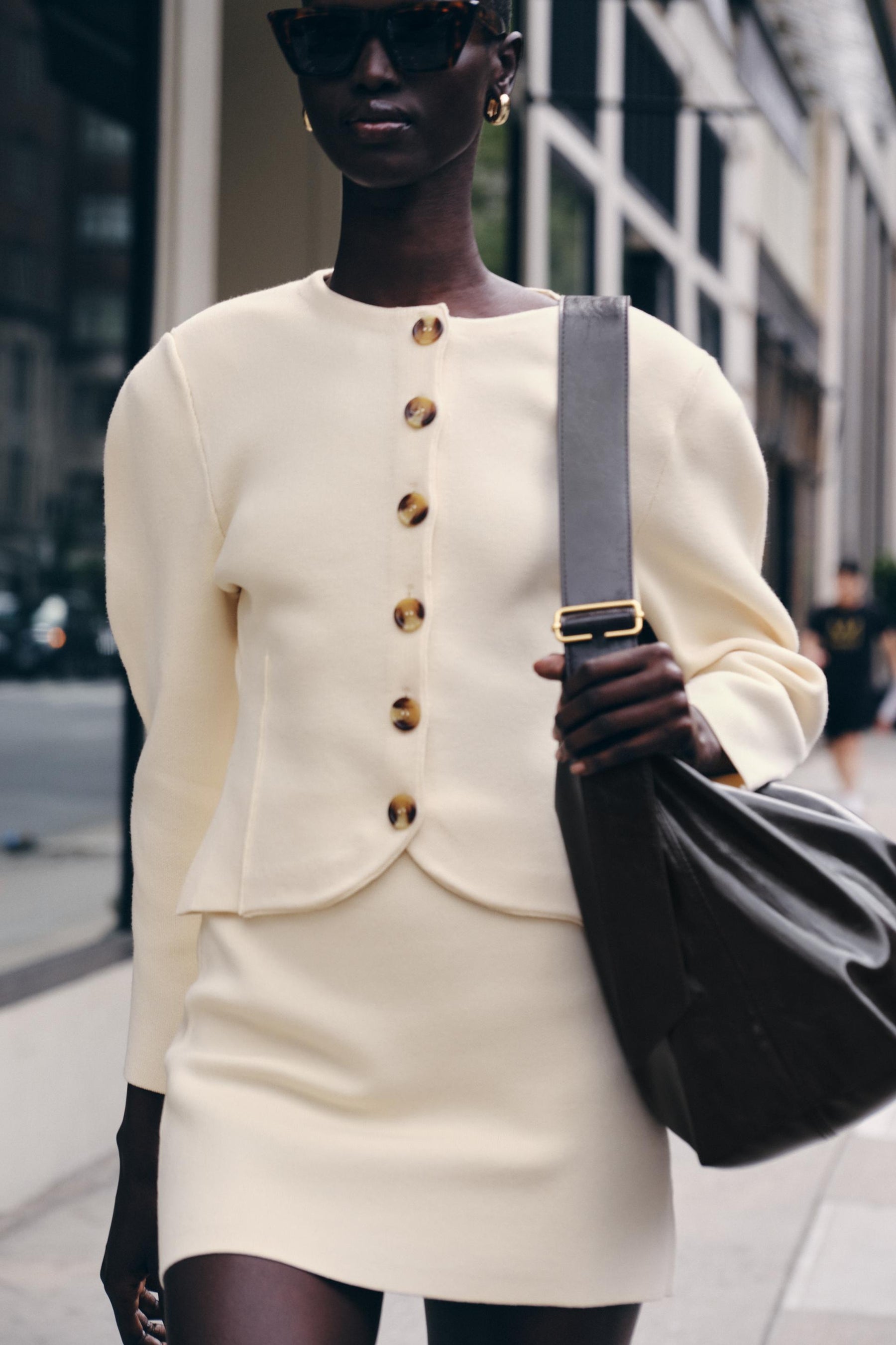 Taillierter Cardigan mit Knöpfen