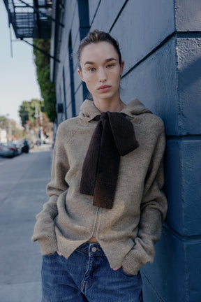 Strickjacke mit Schleifendetails